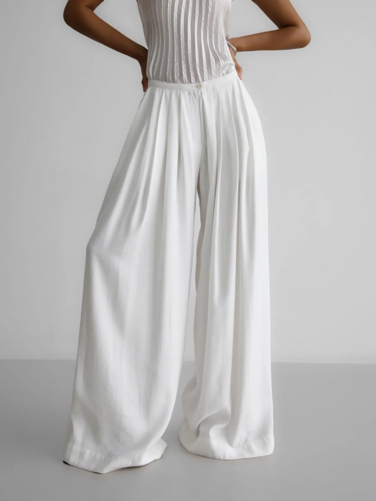 BAMBOO PIN TUCK PLEATED WIDE TROUSERS