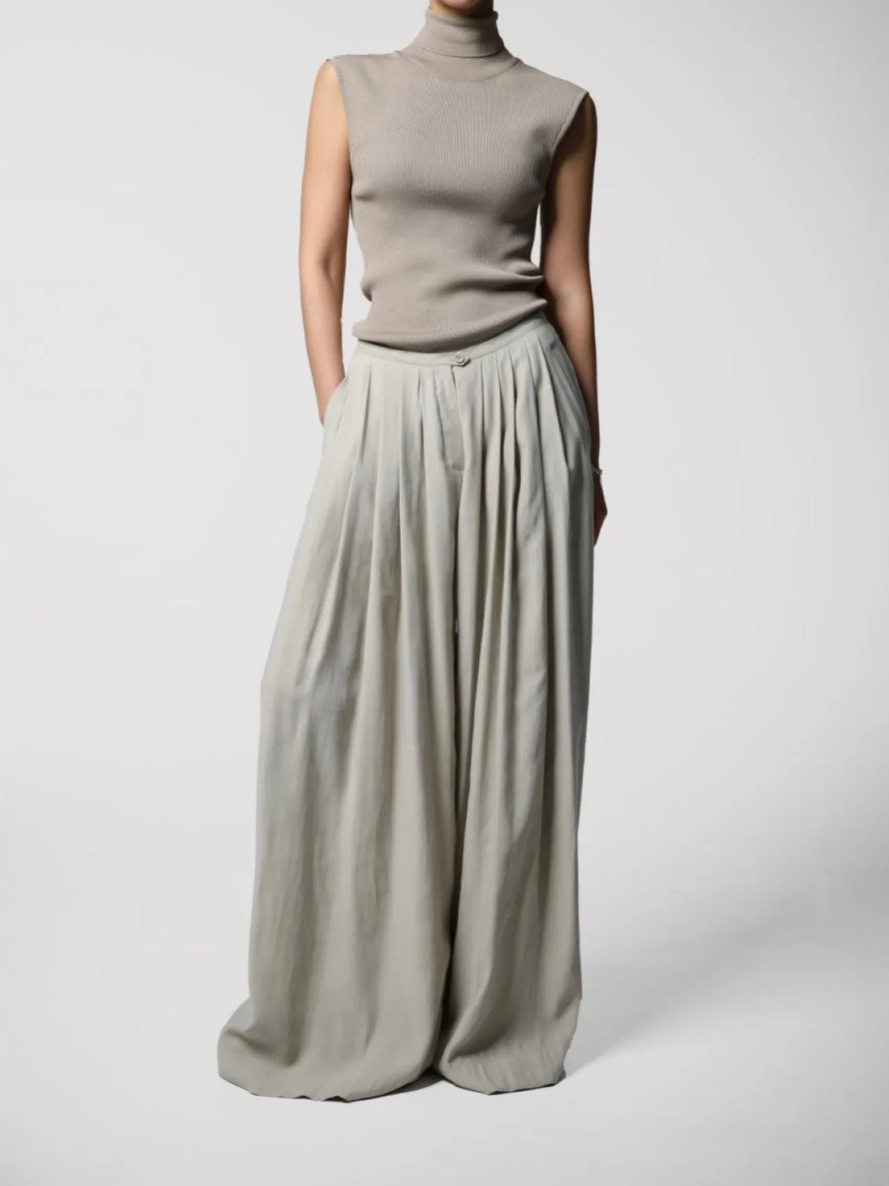 BAMBOO PIN TUCK PLEATED WIDE TROUSERS